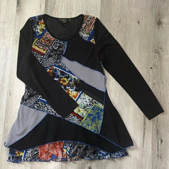 Radzoli Tunic Top - Picture 4 of 10